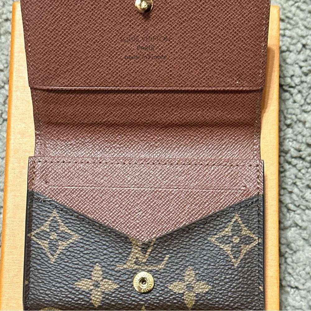 Louis Vuitton Card Holder Wallet - Picture 3 of 8